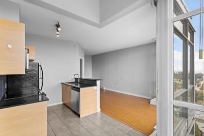 Kitchen Photo of 2209 13399 104 Avenue, Surrey, BC