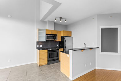 2209 13399 104 Avenue, Surrey, BC, Surrey — Apartment/Condo for sale