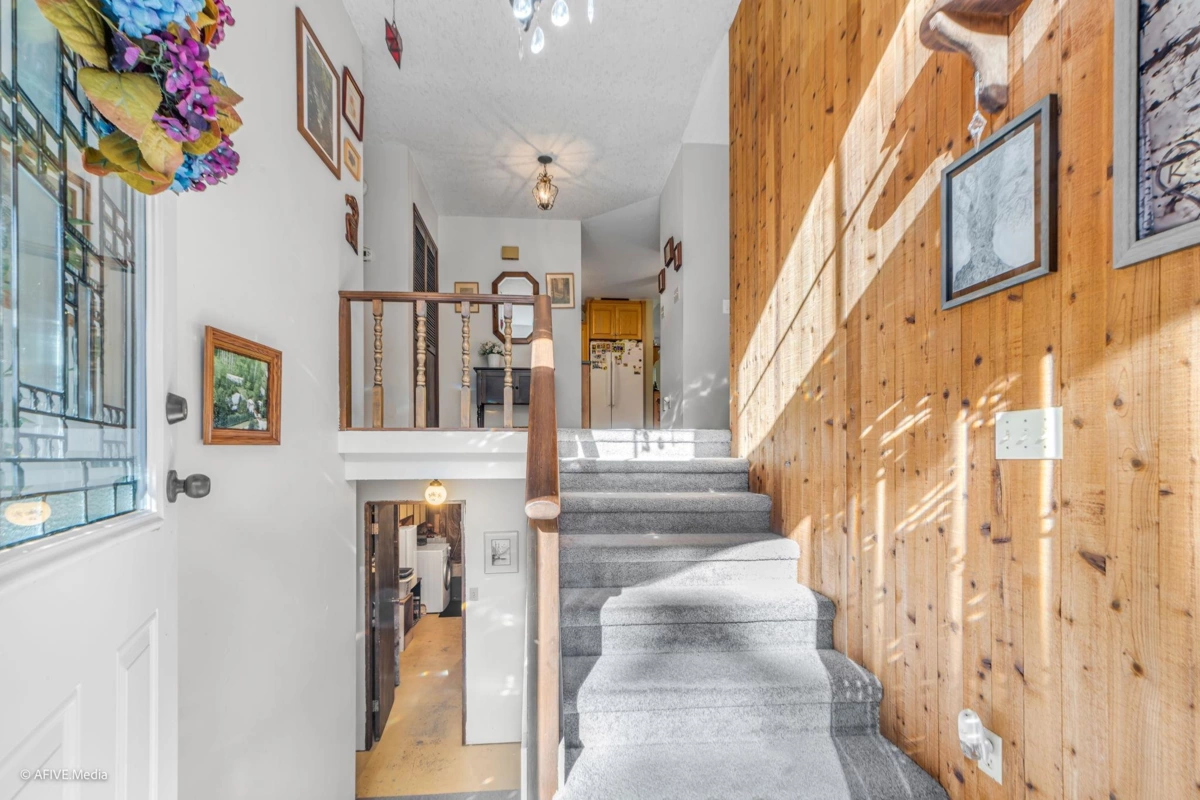 Family Room Photo of 24971 24 Avenue, Langley, BC