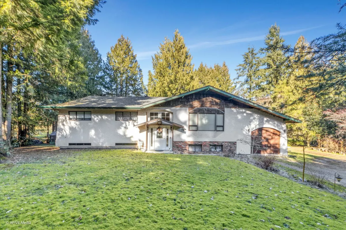 Living Room Photo of 24971 24 Avenue, Langley, BC
