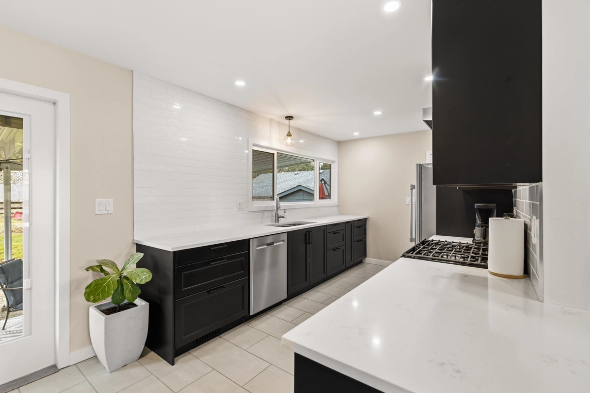 Breakfast Nook Photo of 11516 97 Avenue, Surrey, BC