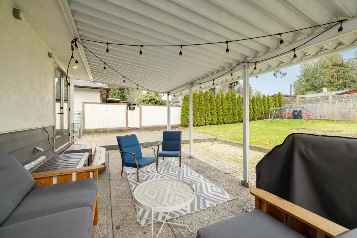 Front Yard Photo of 11516 97 Avenue, Surrey, BC