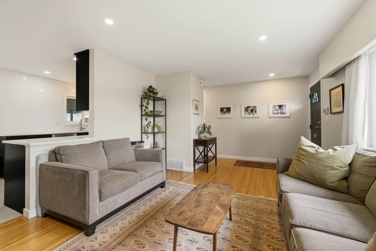 Kitchen Island Photo of 11516 97 Avenue, Surrey, BC