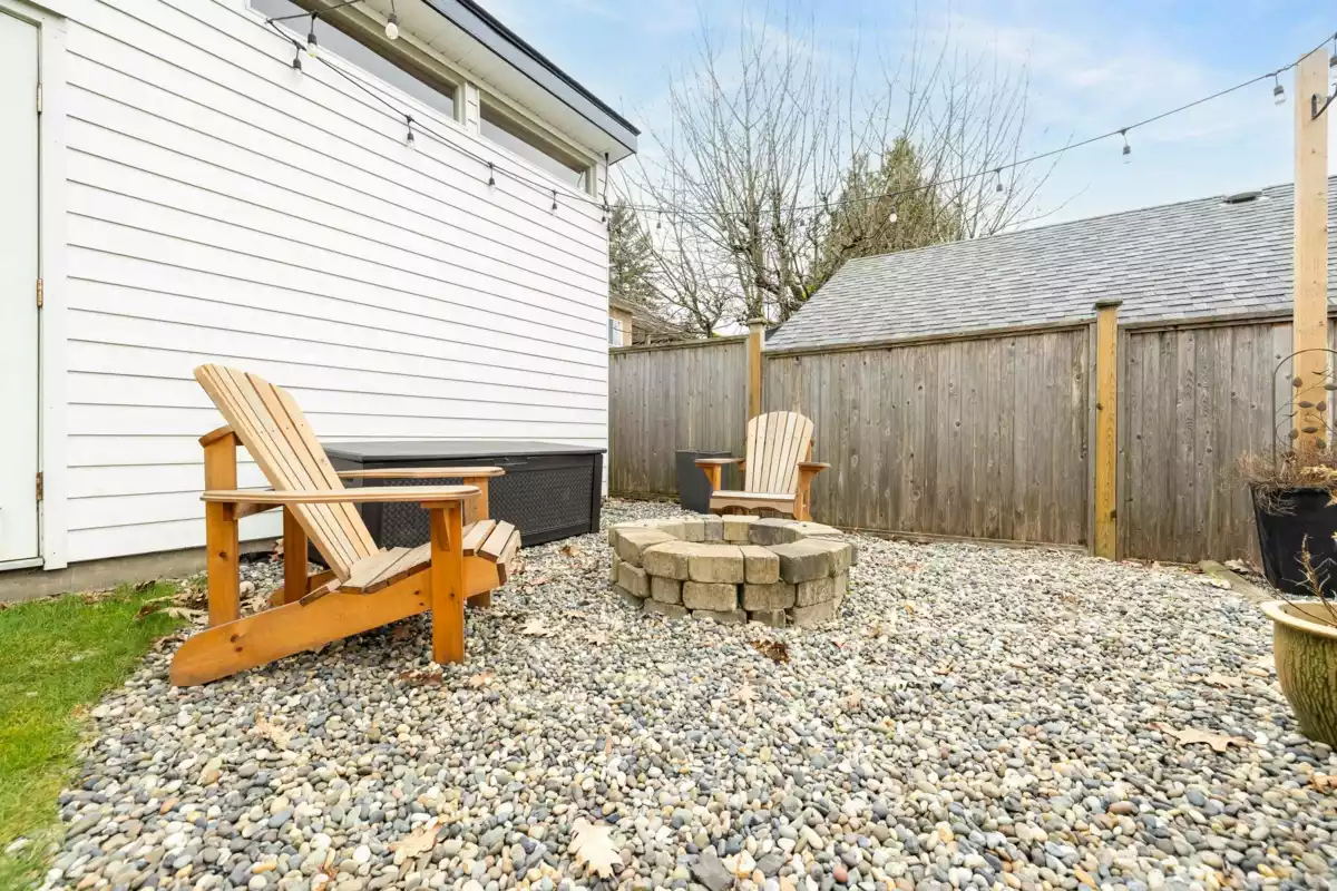 Outdoor Kitchen Photo of 11516 97 Avenue, Surrey, BC