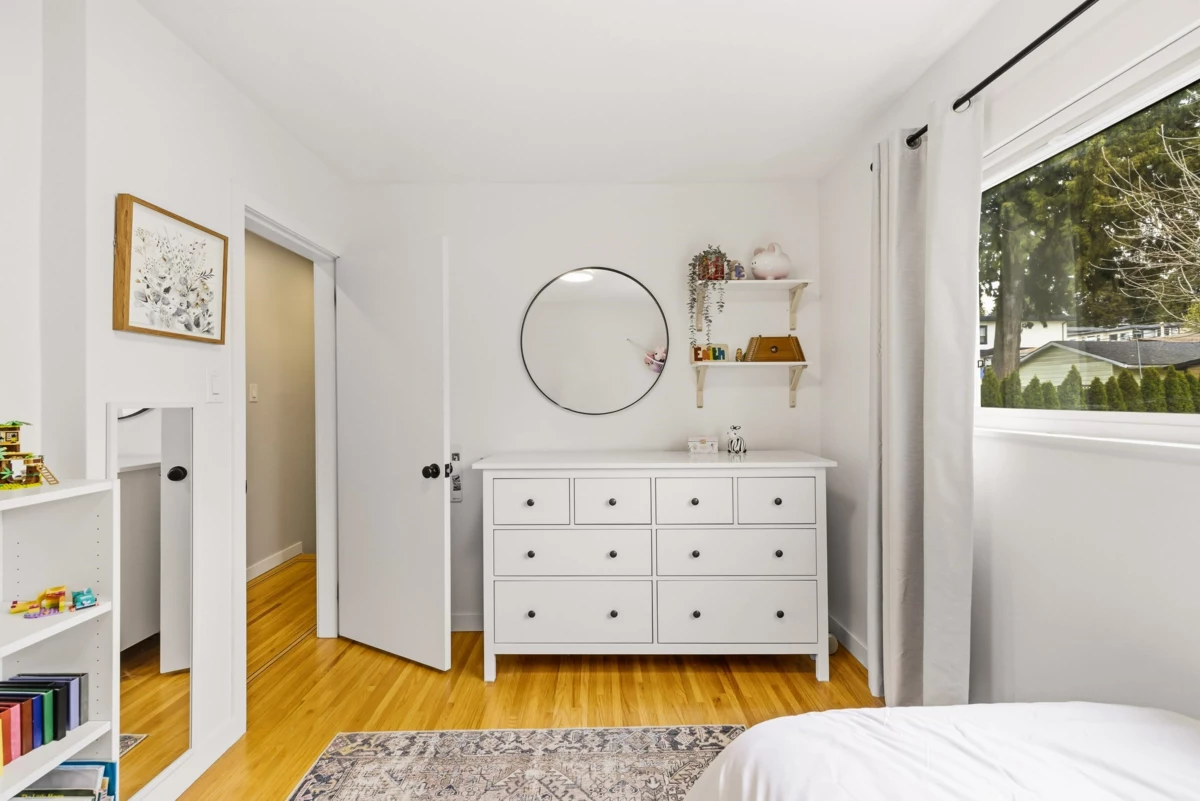 Powder Room Photo of 11516 97 Avenue, Surrey, BC