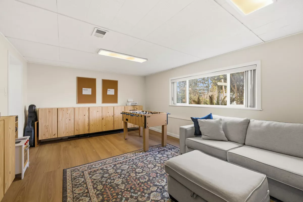 Staircase Photo of 11516 97 Avenue, Surrey, BC