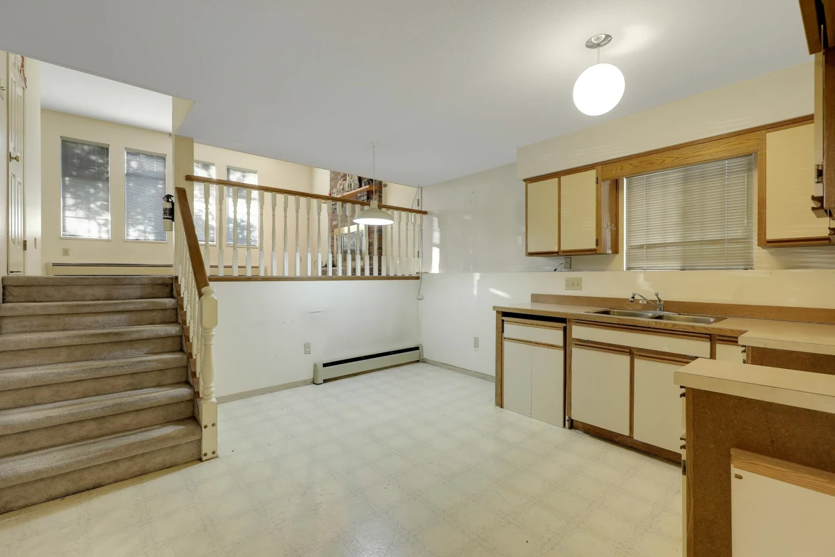 Entry Foyer Photo of 4680 Hoy Street, Vancouver, BC