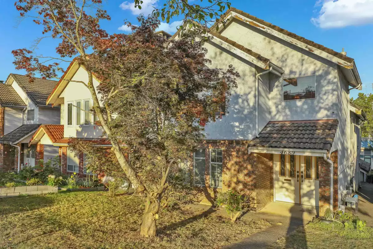 Swimming Pool Photo of 4680 Hoy Street, Vancouver, BC