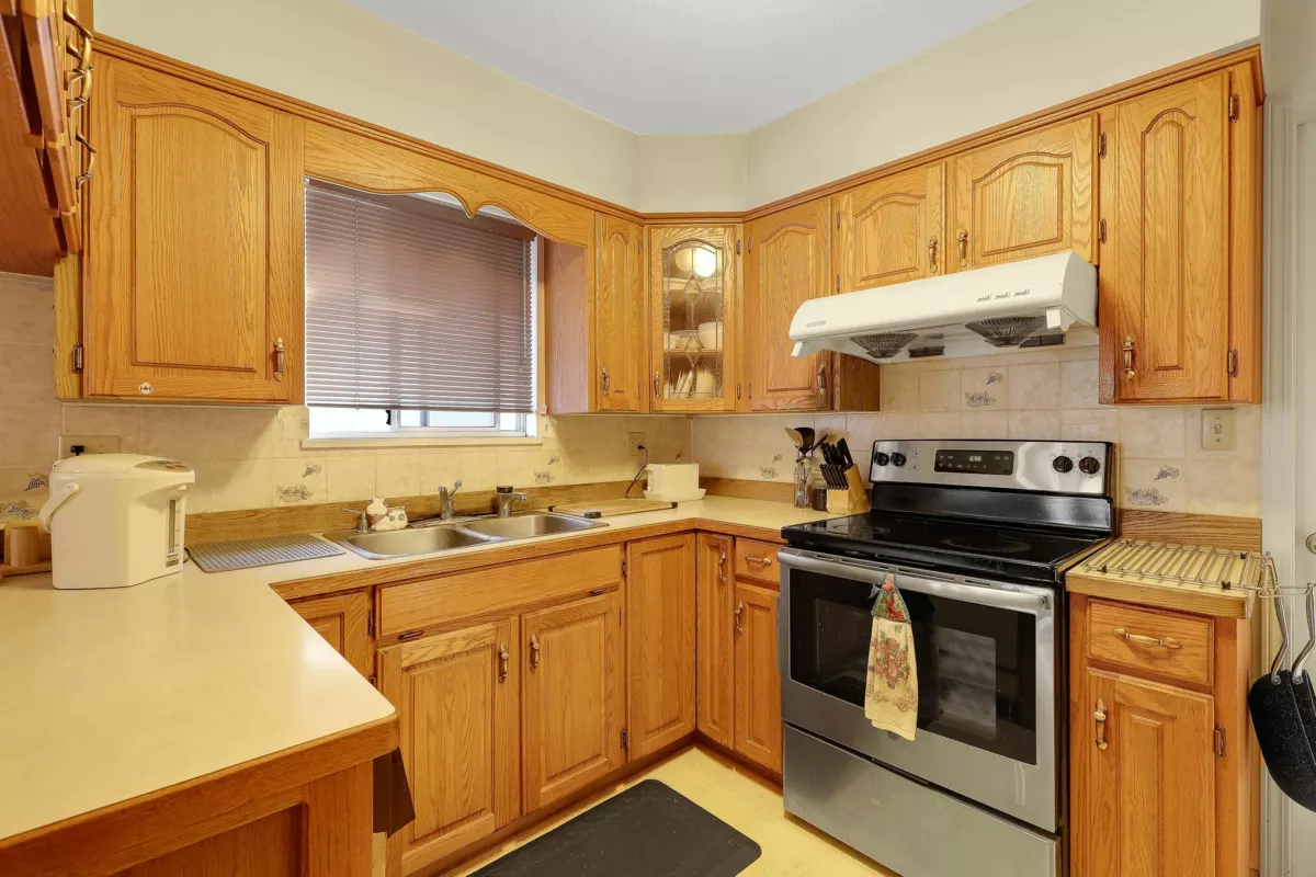 Walk-In Closet Photo of 4680 Hoy Street, Vancouver, BC