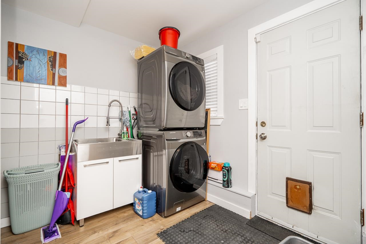 Basement Recreation Room Photo of 11200 Cambie Road, Richmond, BC