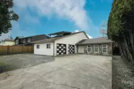 6091 172 Street, Surrey, BC