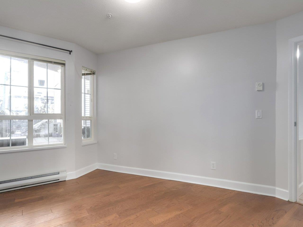 Basement Recreation Room Photo of 213 1989 Dunbar Street, Vancouver, BC