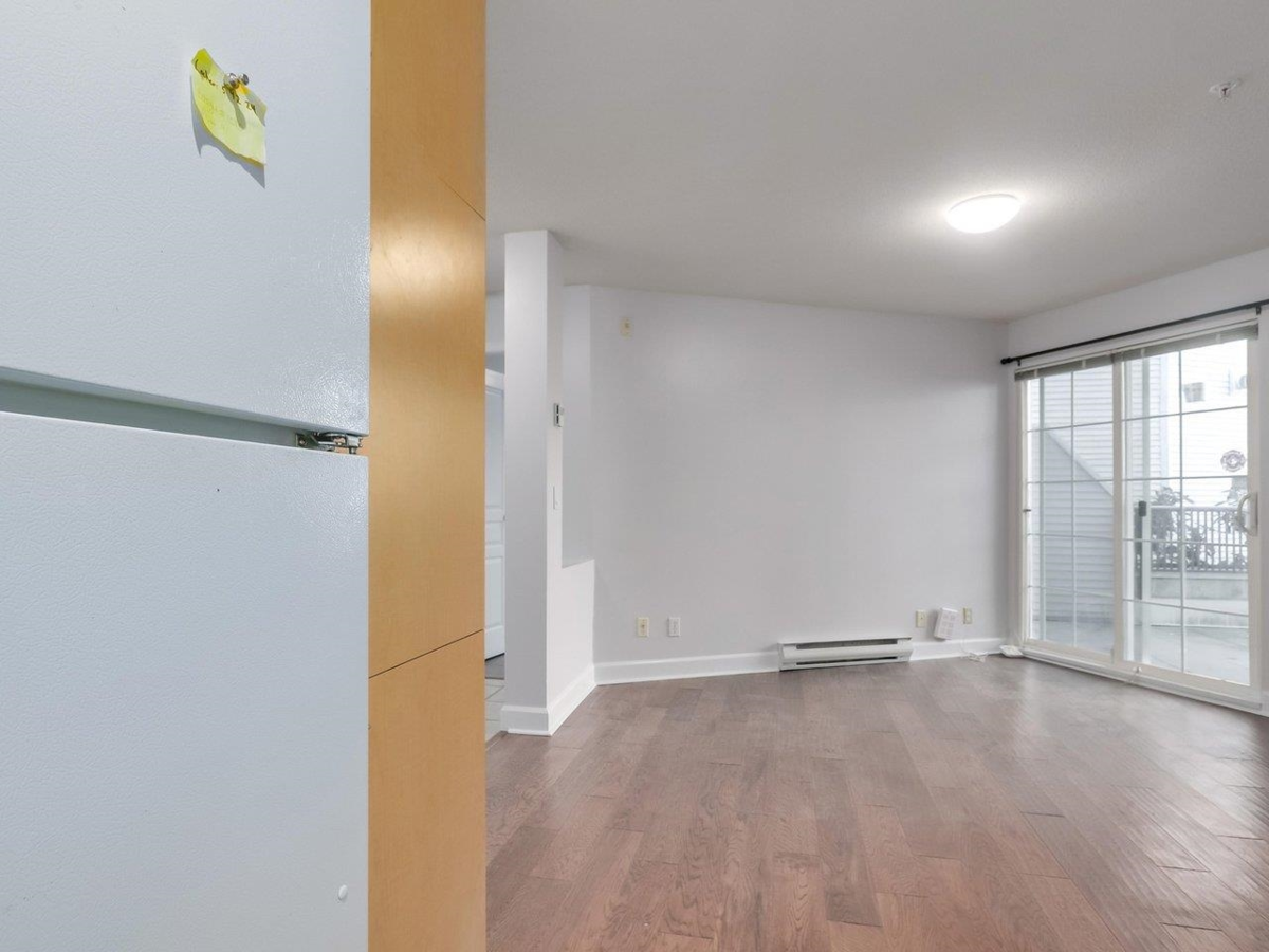 Guest Bathroom Photo of 213 1989 Dunbar Street, Vancouver, BC