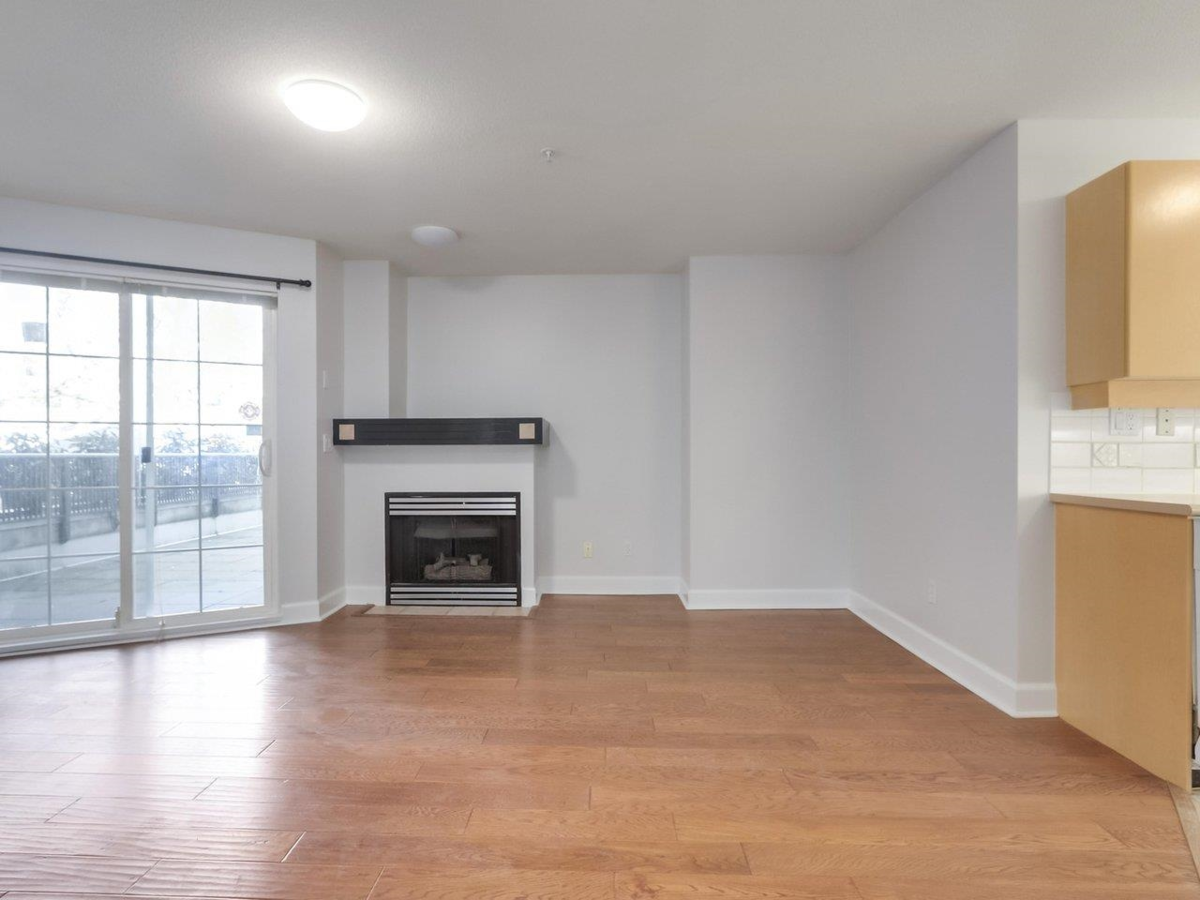 Outdoor Patio Photo of 213 1989 Dunbar Street, Vancouver, BC