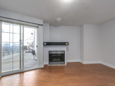 213 1989 Dunbar Street, Vancouver, BC