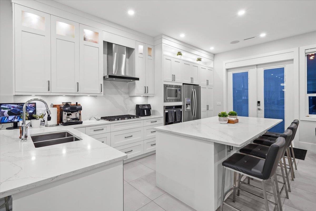 Family Room Photo of 1041 Stewart Avenue, Coquitlam, BC