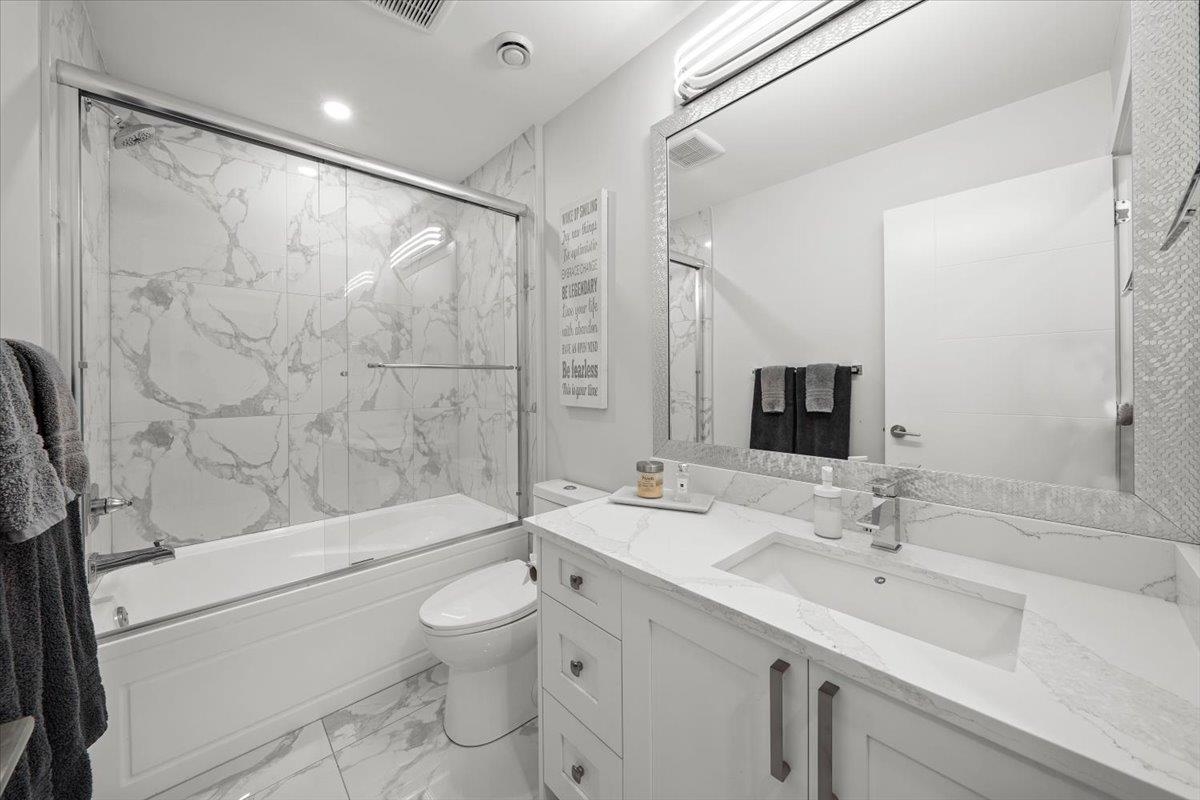 Mudroom Photo of 1041 Stewart Avenue, Coquitlam, BC