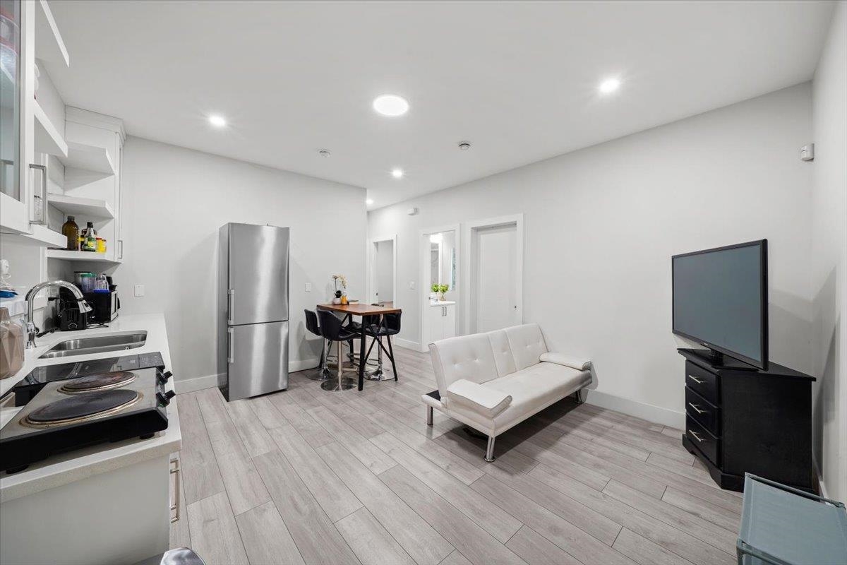 Swimming Pool Photo of 1041 Stewart Avenue, Coquitlam, BC