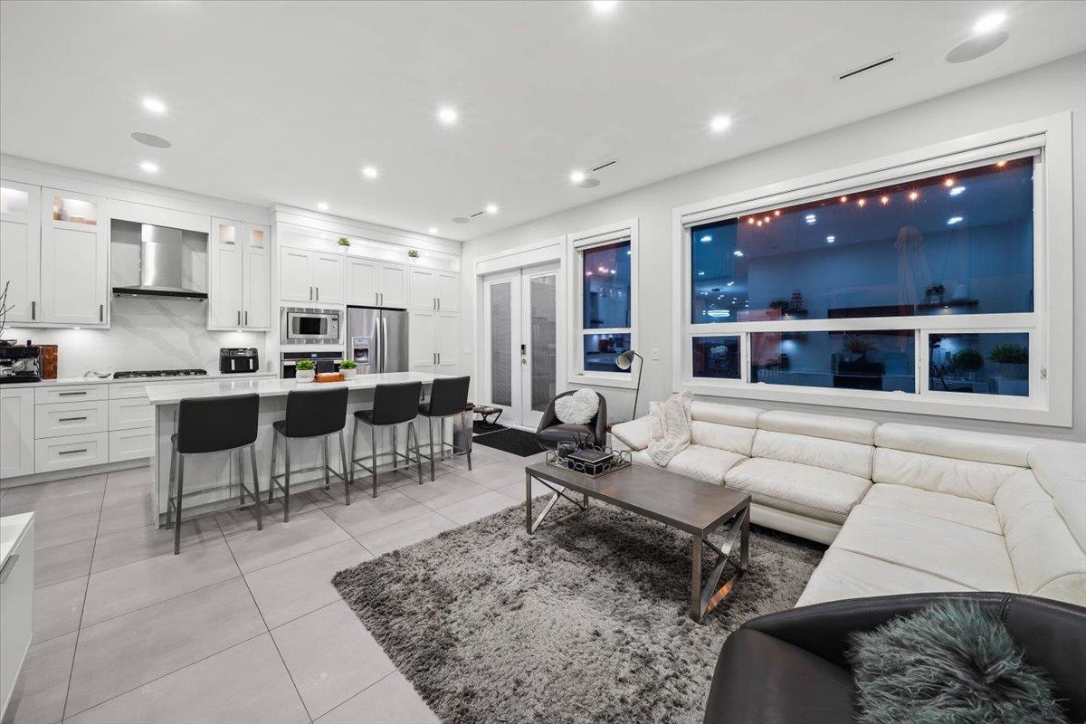 Walk-In Closet Photo of 1041 Stewart Avenue, Coquitlam, BC