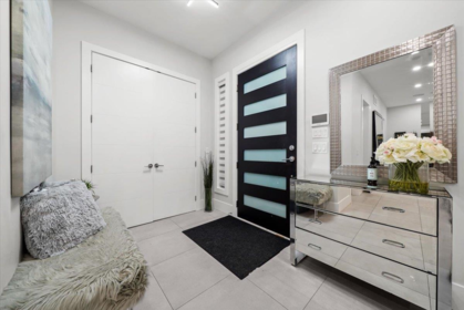 1041 Stewart Avenue, Coquitlam, BC