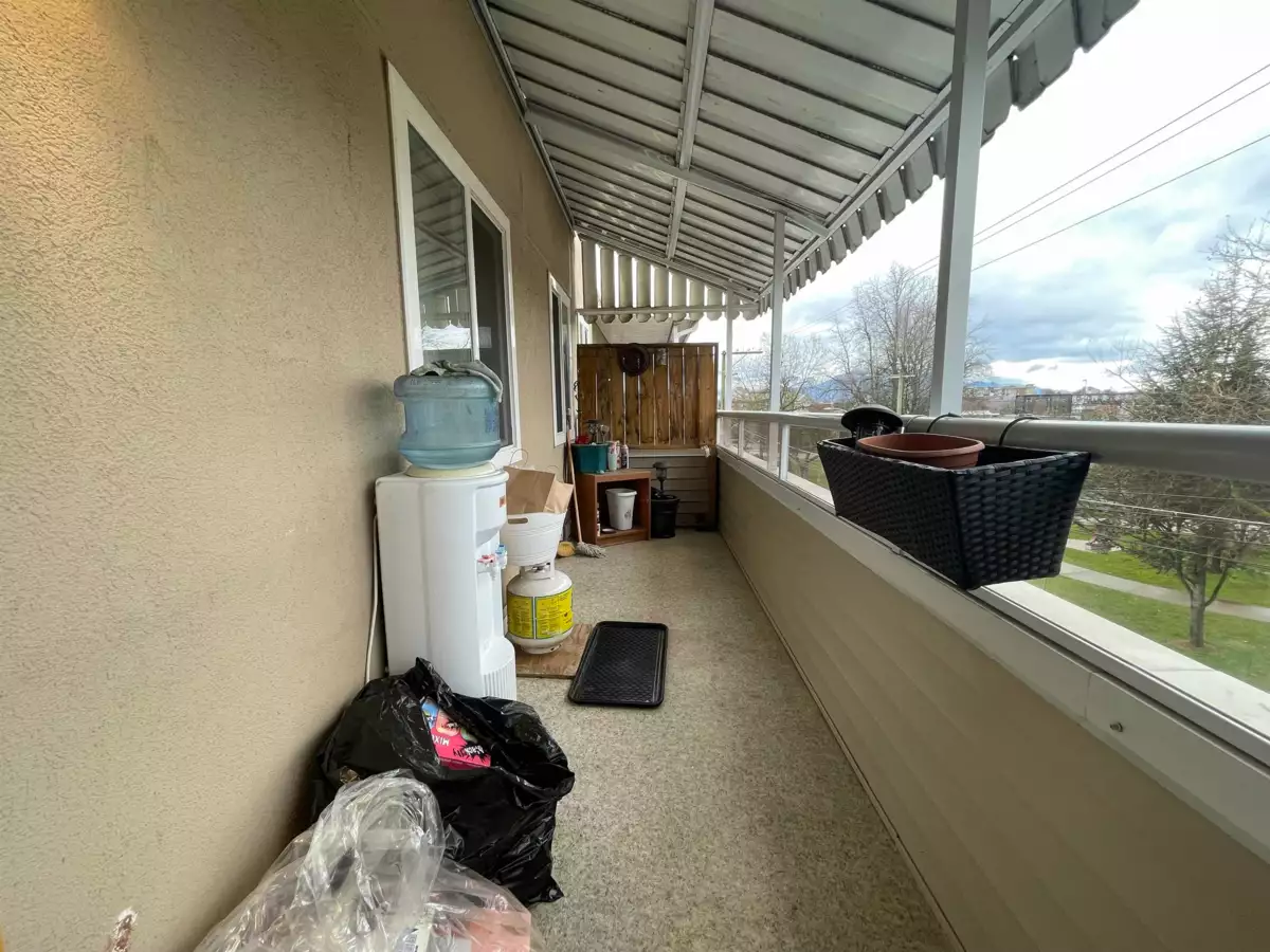 Breakfast Nook Photo of 302 46005 Bole Avenue, Chilliwack, BC