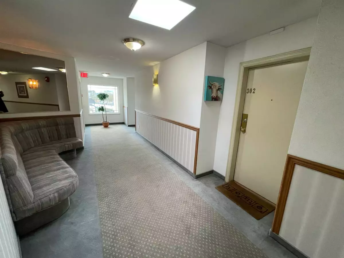 Outdoor Deck Photo of 302 46005 Bole Avenue, Chilliwack, BC