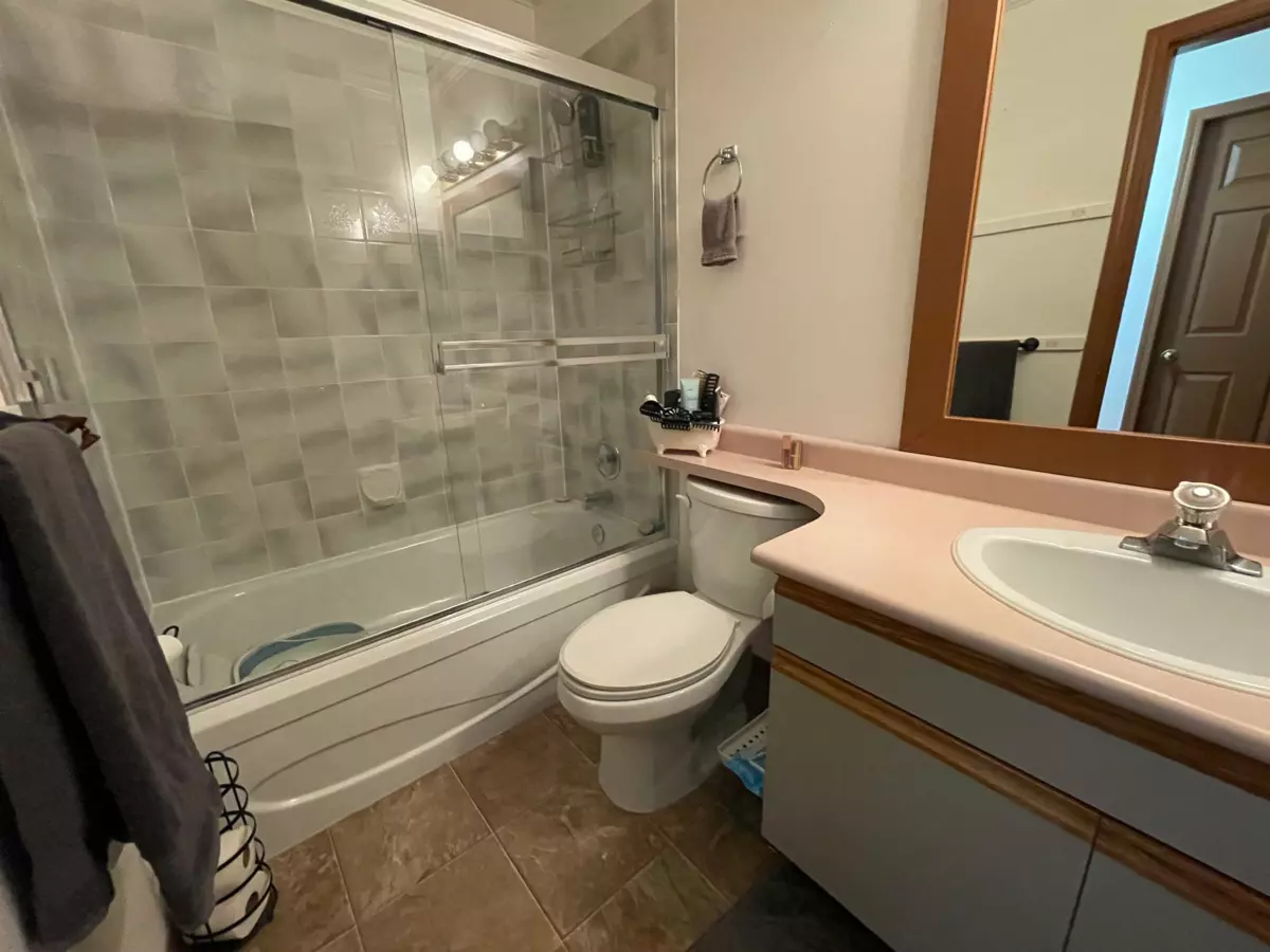 Powder Room Photo of 302 46005 Bole Avenue, Chilliwack, BC