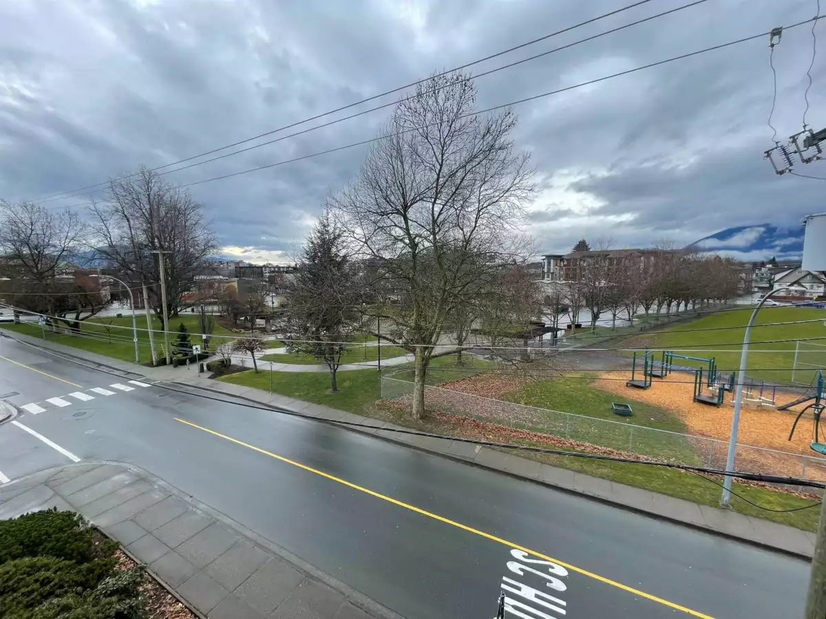 Primary Bathroom Photo of 302 46005 Bole Avenue, Chilliwack, BC