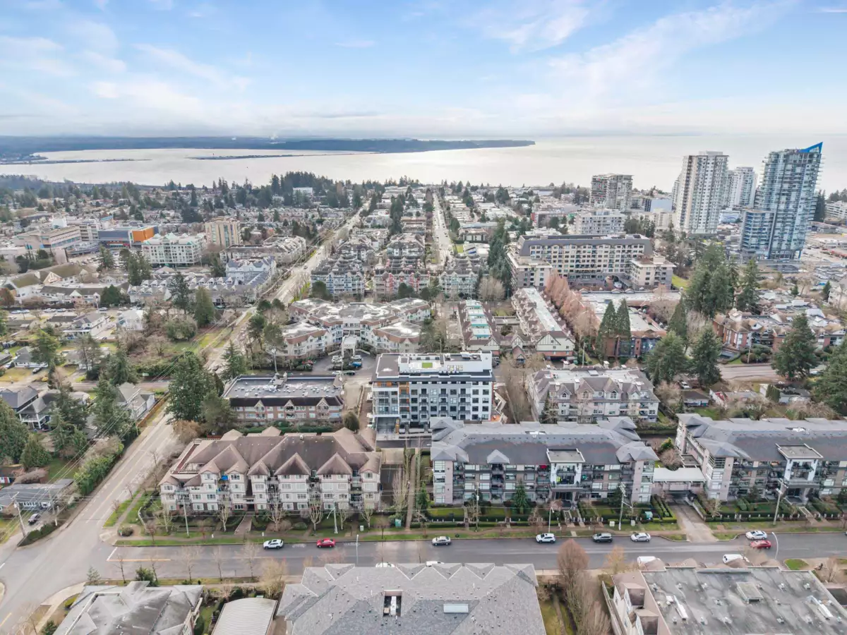 Staircase Photo of 407 15353 17 Avenue, Surrey, BC