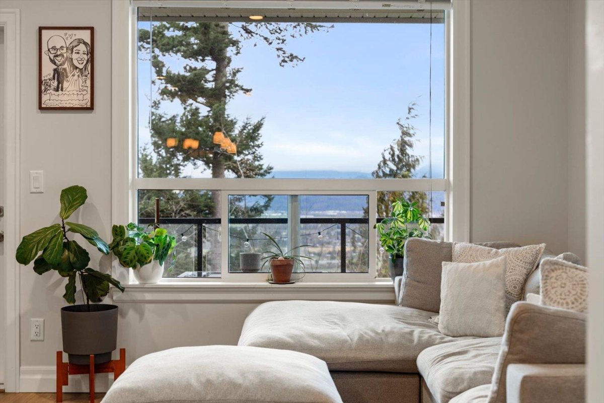 Family Room Photo of 123 6026 Lindeman Street, Chilliwack, BC