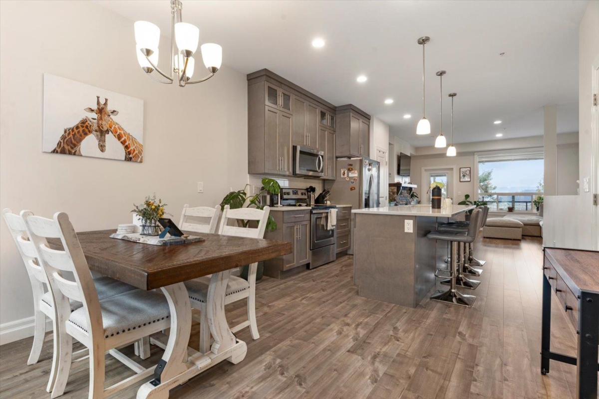 Walk-In Closet Photo of 123 6026 Lindeman Street, Chilliwack, BC