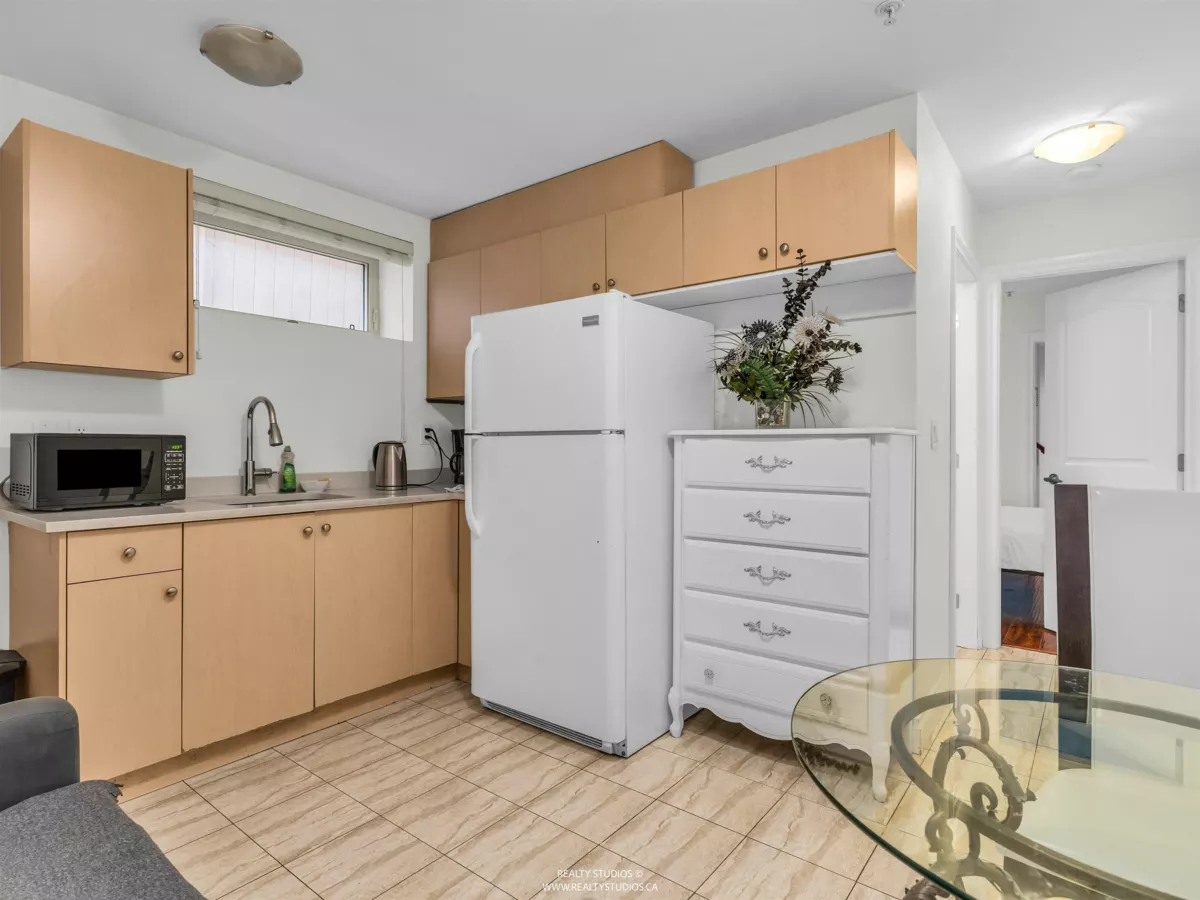 Hallway Photo of 6387 Prince Albert Street, Vancouver, BC