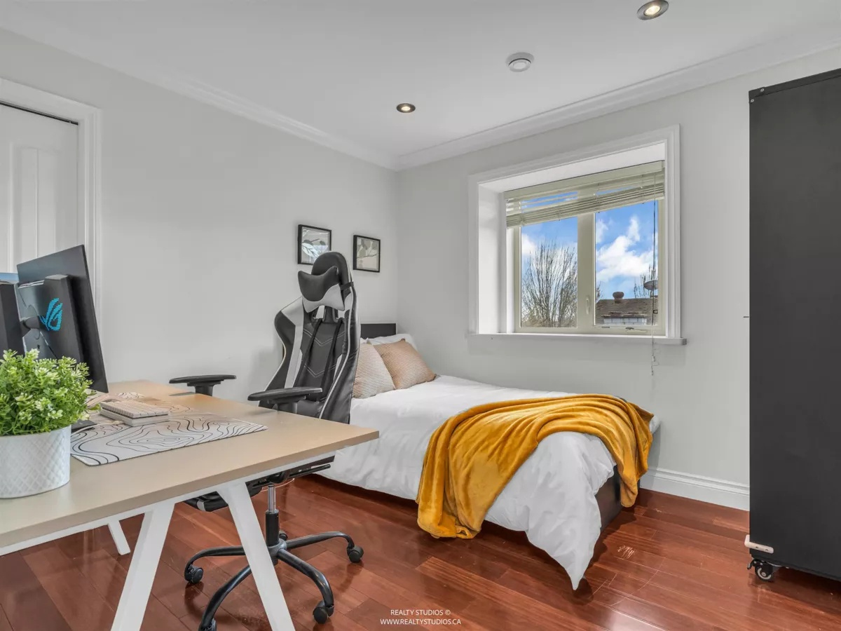 Powder Room Photo of 6387 Prince Albert Street, Vancouver, BC