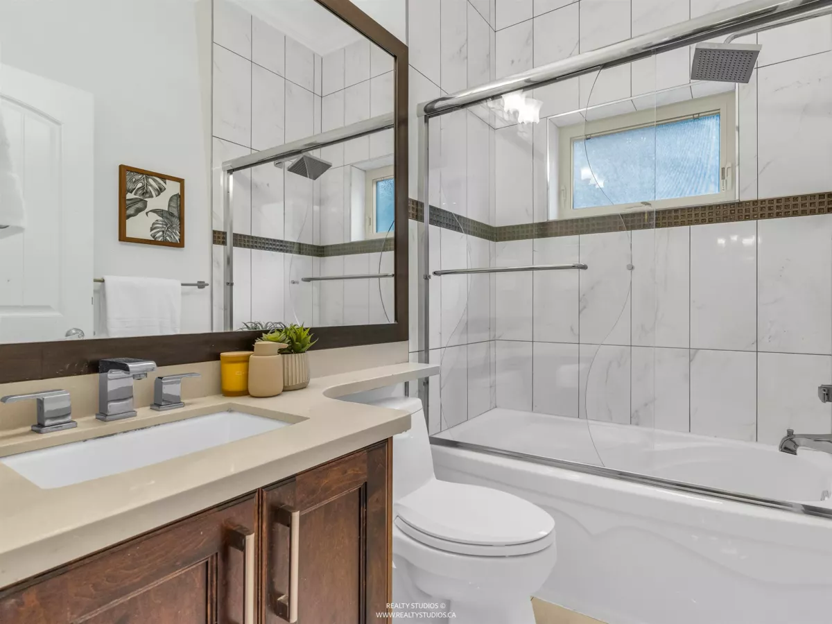 Primary Bathroom Photo of 6387 Prince Albert Street, Vancouver, BC