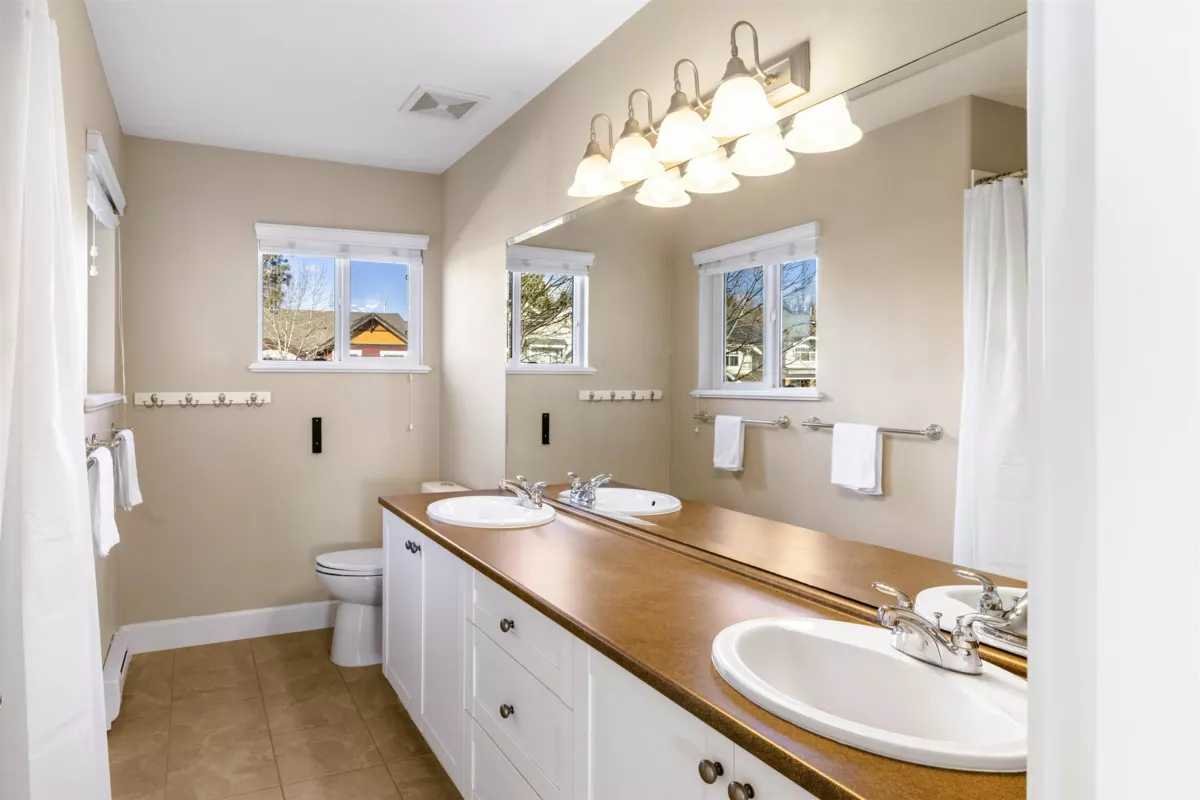 Entry Foyer Photo of 20518 67b Avenue, Langley, BC