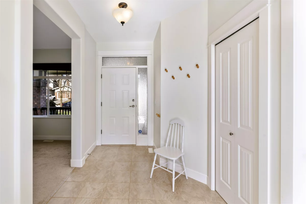 Living Room Photo of 20518 67b Avenue, Langley, BC