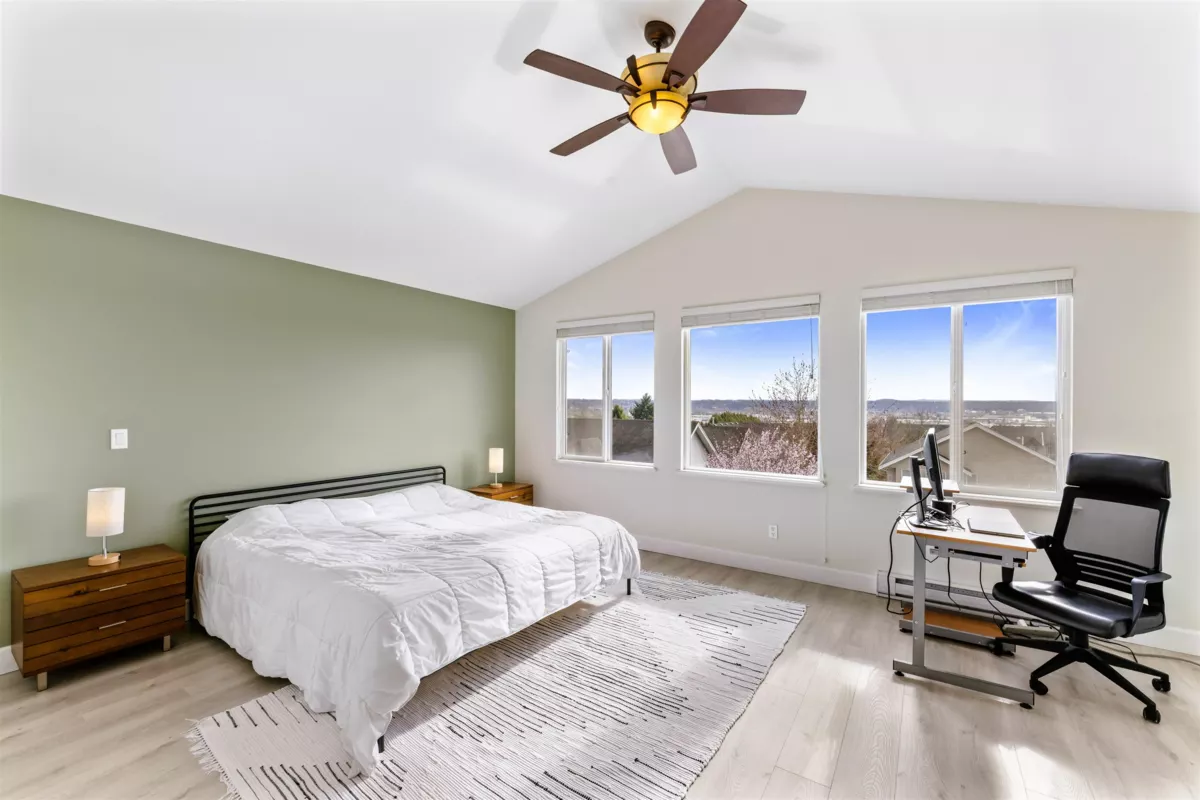 Powder Room Photo of 20518 67b Avenue, Langley, BC