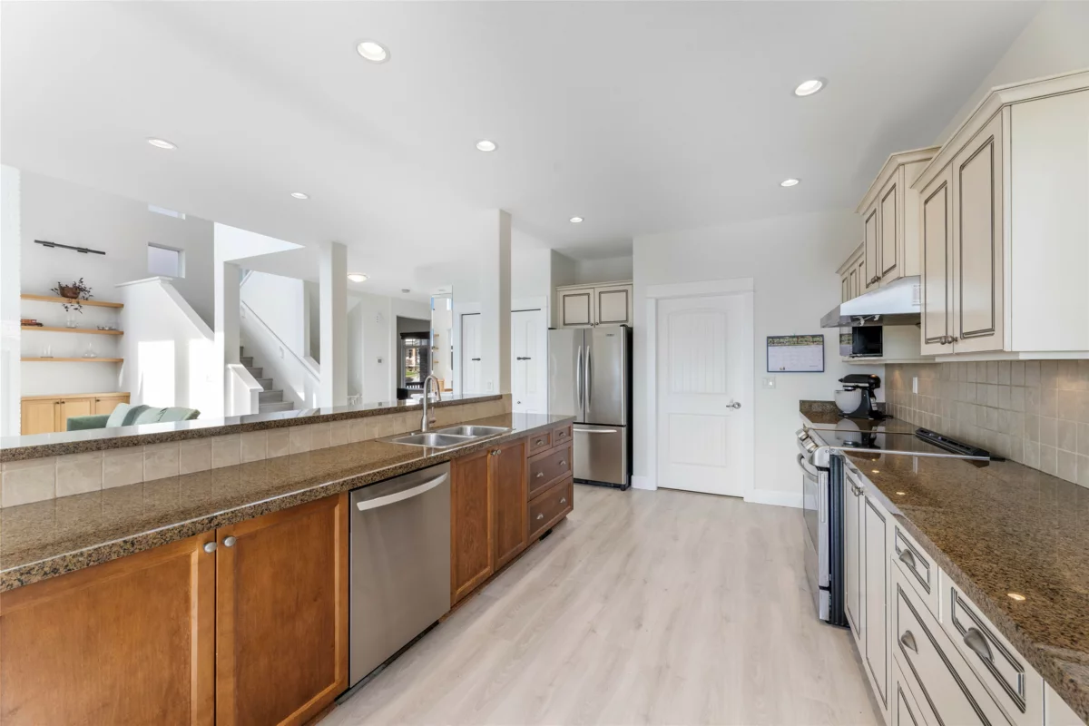 Primary Bathroom Photo of 20518 67b Avenue, Langley, BC