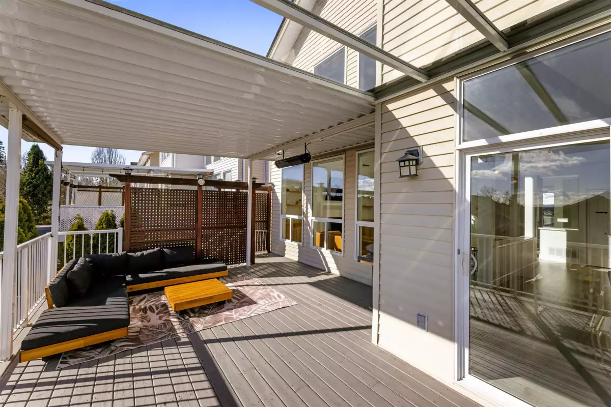 Swimming Pool Photo of 20518 67b Avenue, Langley, BC