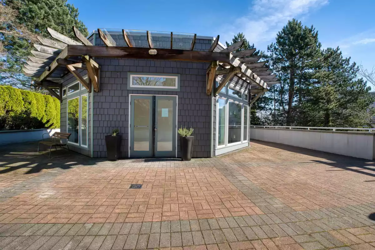 Hot Tub / Spa Photo of 411 15555 16 Avenue, Surrey, BC