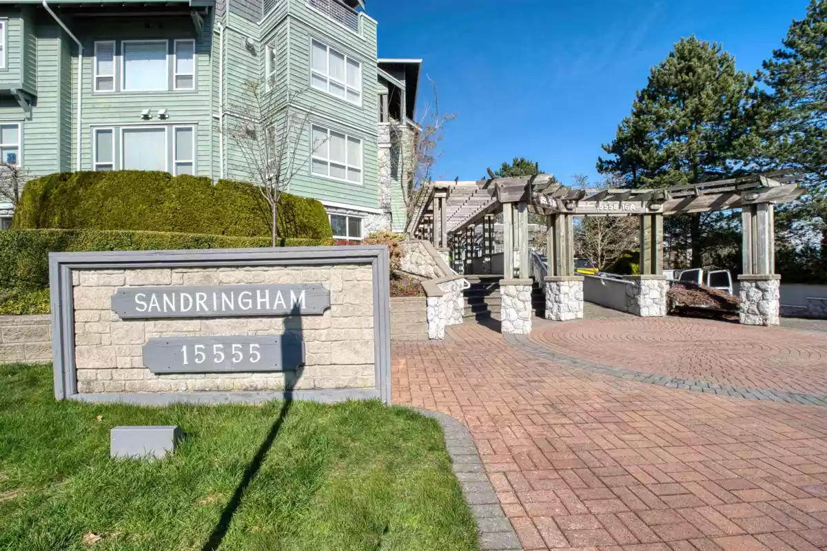 Outdoor Kitchen Photo of 411 15555 16 Avenue, Surrey, BC