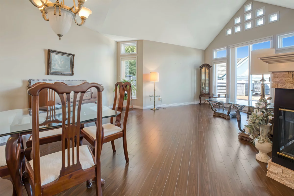 Walk-In Closet Photo of 411 15555 16 Avenue, Surrey, BC