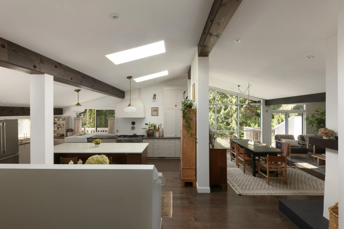Breakfast Nook Photo of 4777 Mapleridge Drive, North Vancouver, BC