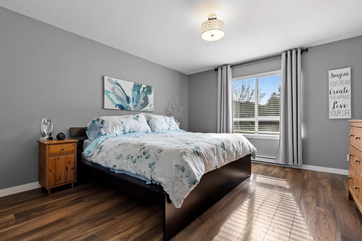 Kitchen Island Photo of 12 16772 61 Avenue, Surrey, BC