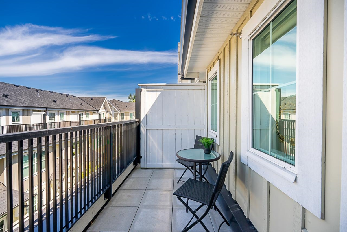 Entry Foyer Photo of 120 707 Robinson Street, Coquitlam, BC