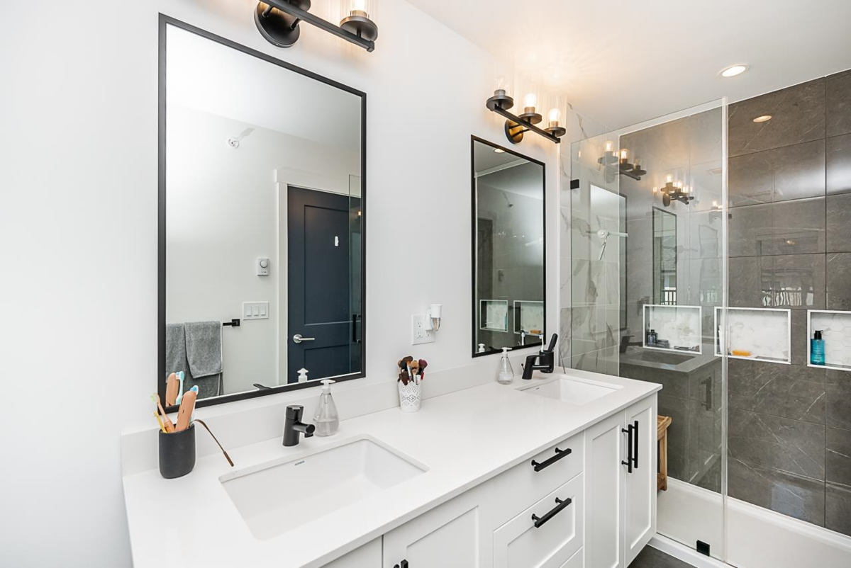 Mudroom Photo of 120 707 Robinson Street, Coquitlam, BC