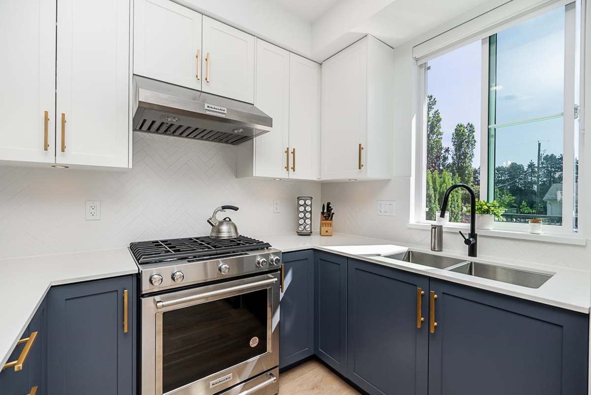 Primary Bathroom Photo of 120 707 Robinson Street, Coquitlam, BC