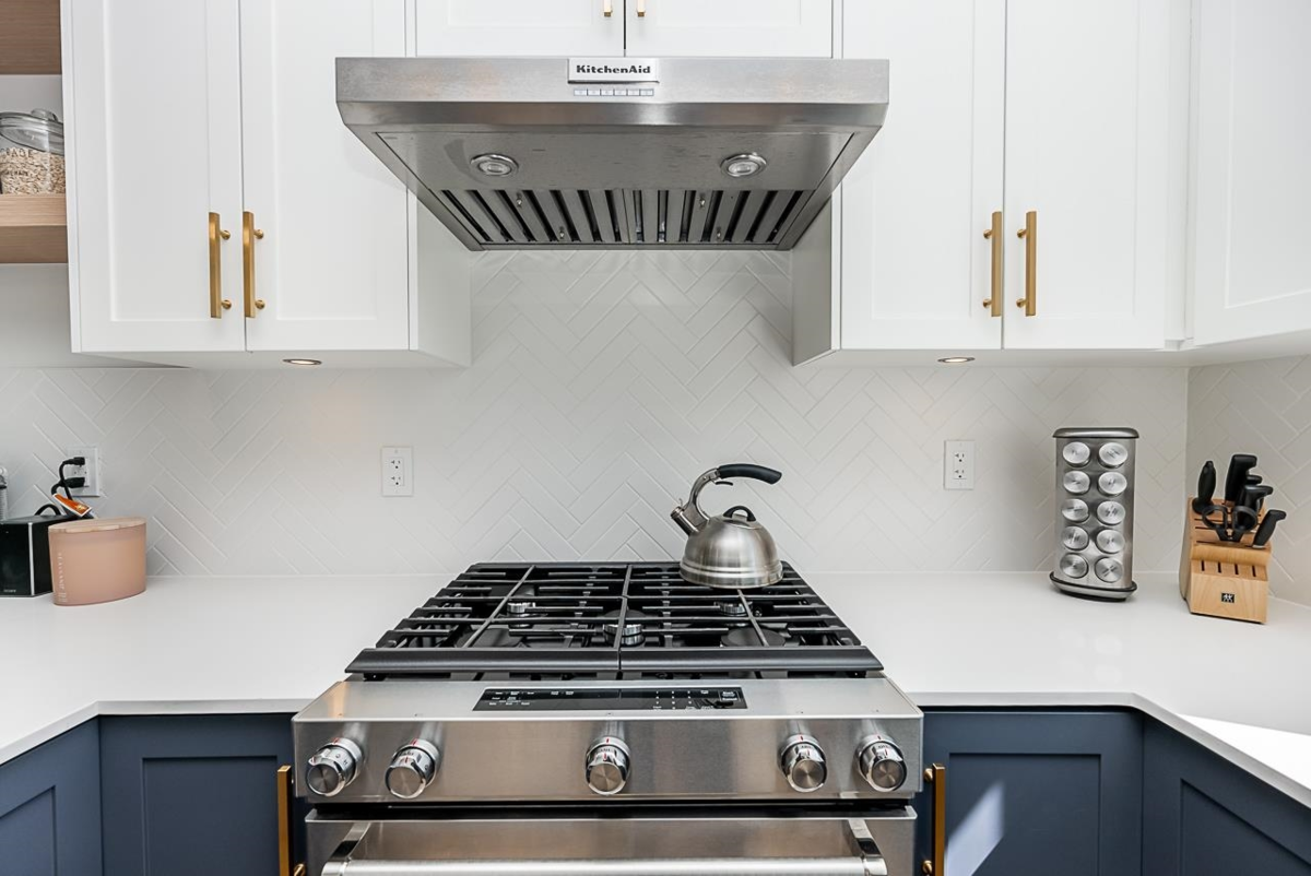 Walk-In Closet Photo of 120 707 Robinson Street, Coquitlam, BC