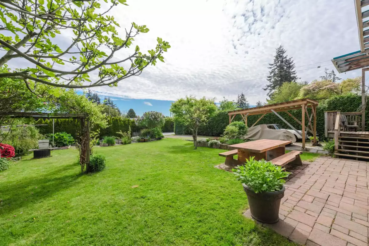Backyard Photo of 1350 Finlay Street, White Rock, BC