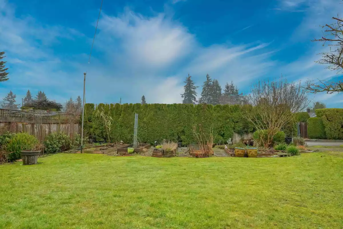Front Yard Photo of 1350 Finlay Street, White Rock, BC